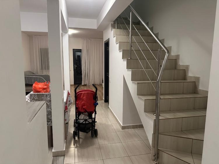 Inchiriere casa 3 camere P + 1 + M tip insiruita Prelungirea Ghencea, Cartierul  - 6
