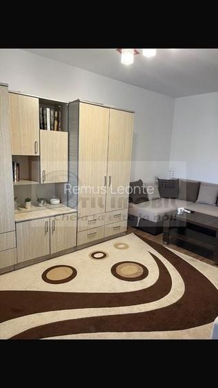 Apartament cu 2 camere, decomandat - Gară - loc de parcare - etaj 3 !