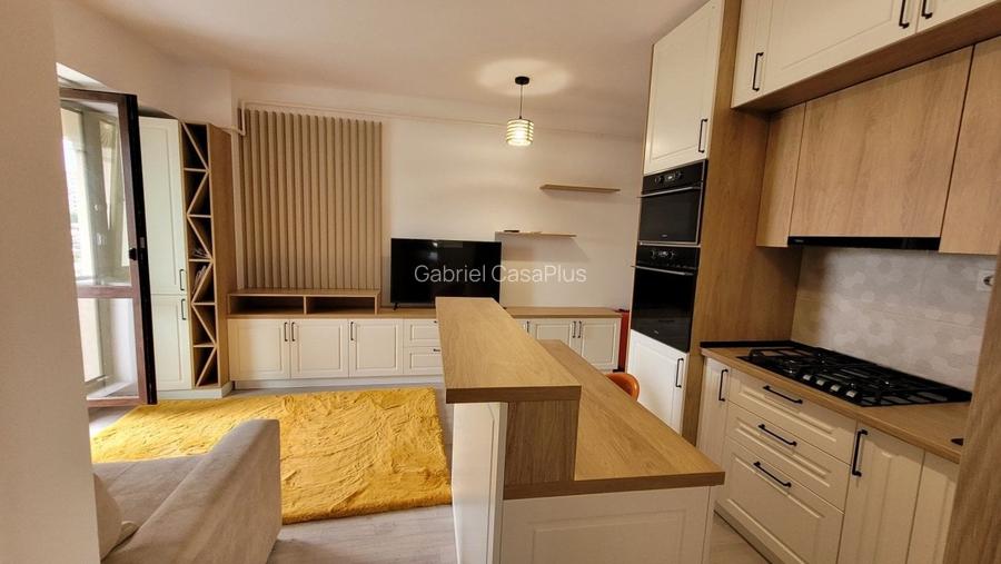 Apartament cu 3 camere decomandat în Palat Apartament cu 3 camere decomandat în Palat