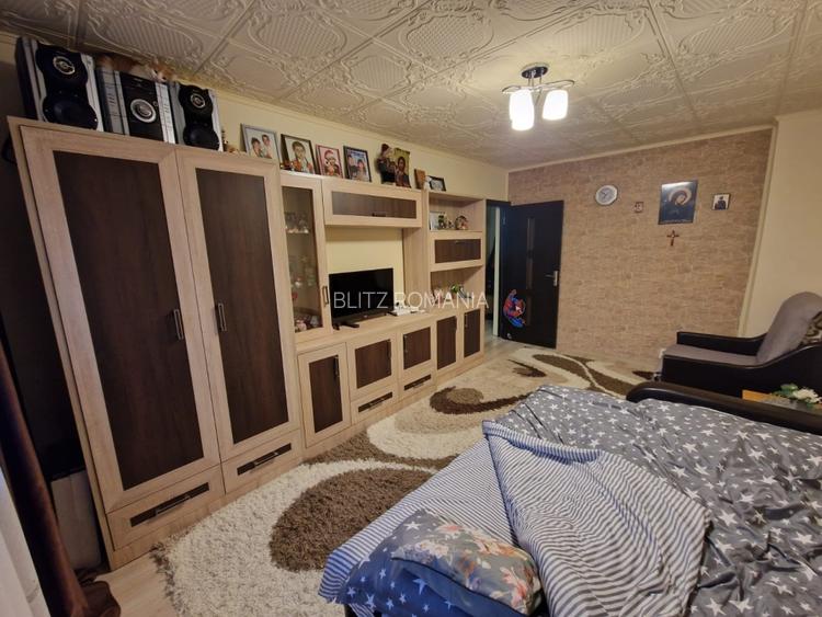 Apartament 3 camere decomandate, 53 mp, zona Sud Est