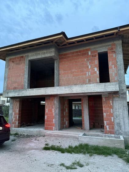 OFERTA - Casa la rosu + teren 442 mp Ciprian Porumbescu otopeni - 2
