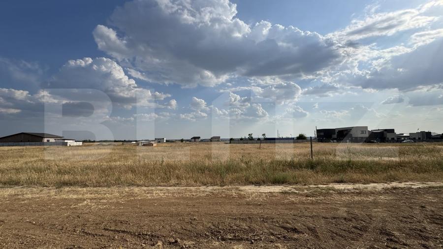 Parcele teren de 566 mp, front dublu de 30 m, utilitati, zona Selgros - 1