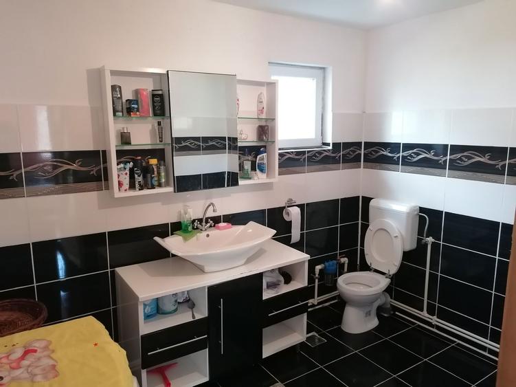 De vanzare casa la tara. - 2