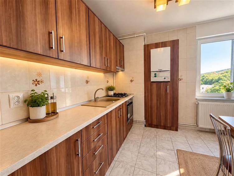 Apartament cu 2 camere decomandat în 7 Noiembrie