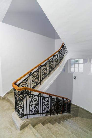 Spațiu Generos și Versatil pentru Birouri sau Activități Comerciale - 13