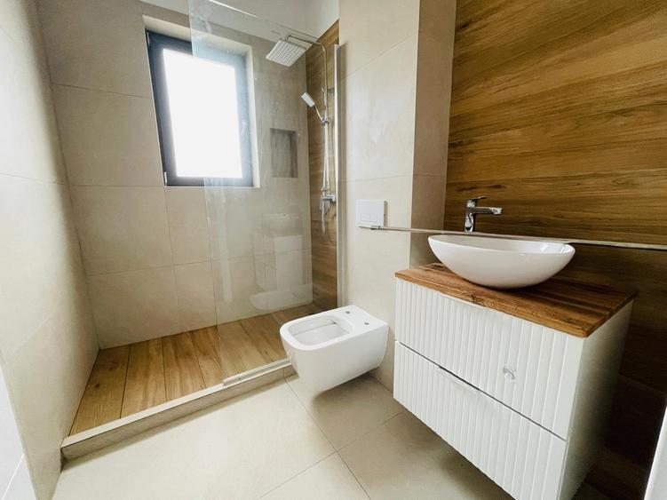 Domnesti casa de vanzare langa padure 3 dormitore +2 bai - 2