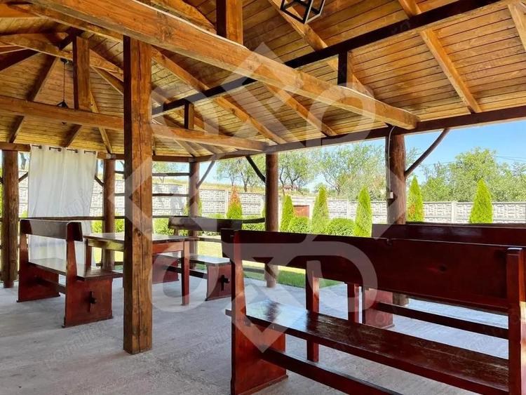 Pensiune cu 7 camere de vanzare in Baile 1 Mai - 10