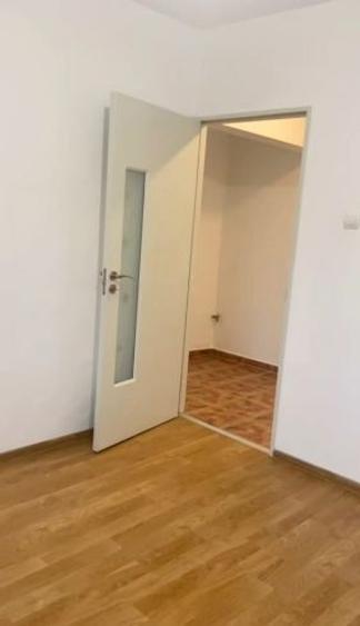 Pârâului - 3 camere - NEMOBILAT - 2 balcoane - 2 grupuri sanitare - 5