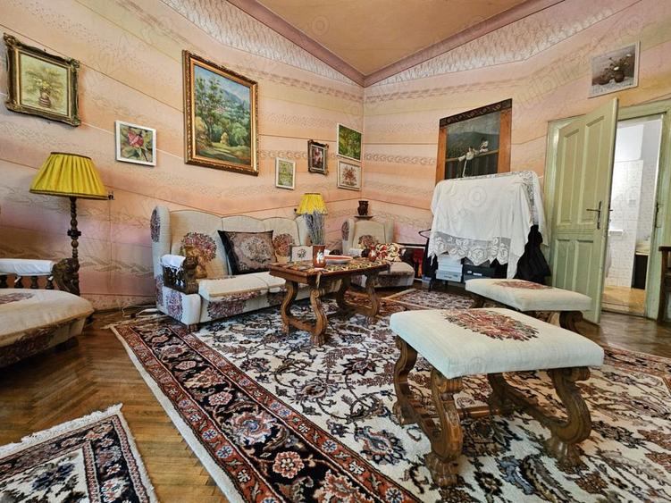 Apartament cu 4 camere decomandat în P-ța Maria