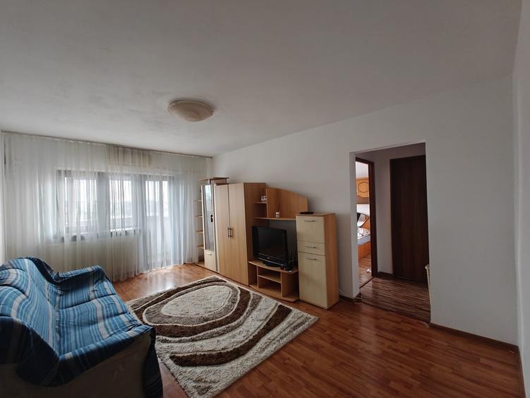 Apartament cu 2 camere semidecomandat în Craiovița Nouă