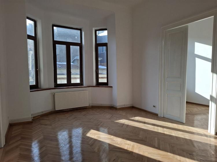 URGENT!, et. 1/P+2+M in vila arhitectonica, liber, NEGOCIABIL - 1