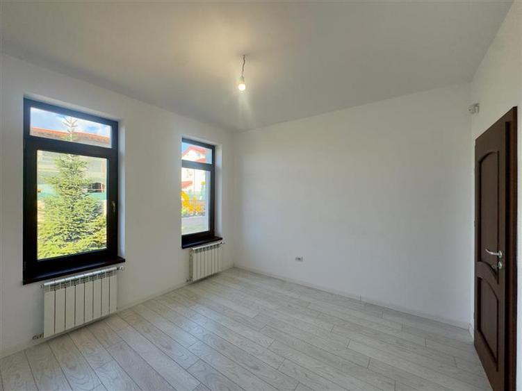 Vilă elegantă individuală în Valea Lupului  5 camere - 39