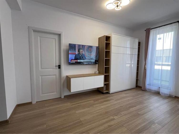 Vanzare apartament o camera de LUX zona Terra Floresti - 2