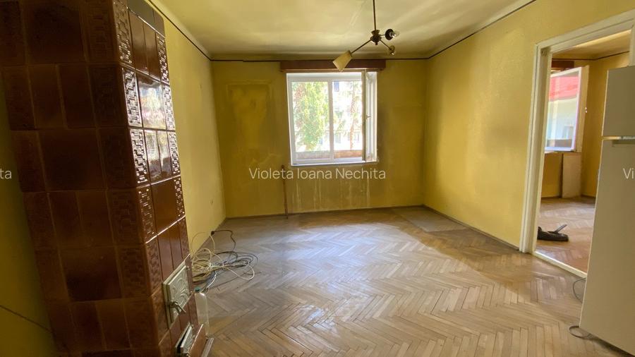 Apartament cu 2 camere pentru renovare Horea Semicentral