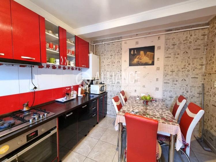 Brătianu Constanta(COD 07) Vila -  P+1+M cu 7 camere - 5