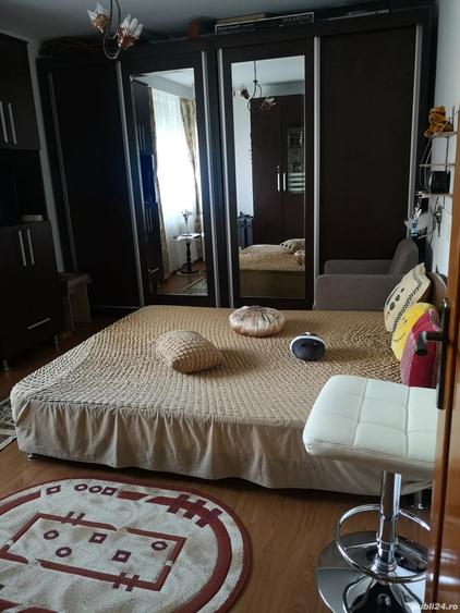 Proprietar, vand ap. 3 camere, 66.5 mp, decomandat, P. Neam?, renovat, curat, insorit - 1