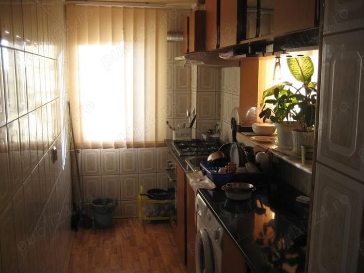 Apartament cu 4 camere nedecomandat în Aluniș