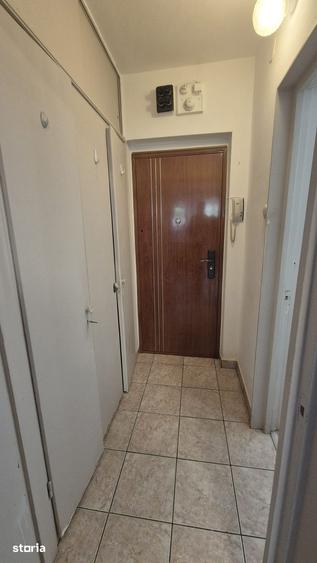 Apartament cu 4 camere semidecomandat în Ștefan cel Mare