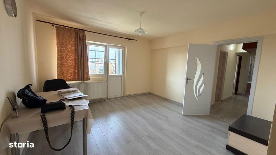 Apartament cu 3 camere decomandate, complet renovat,ultracentral Carei - 1