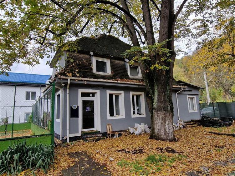 Resita CHIRIE Central, 146 mp. Parter, Etaj 1 - 6