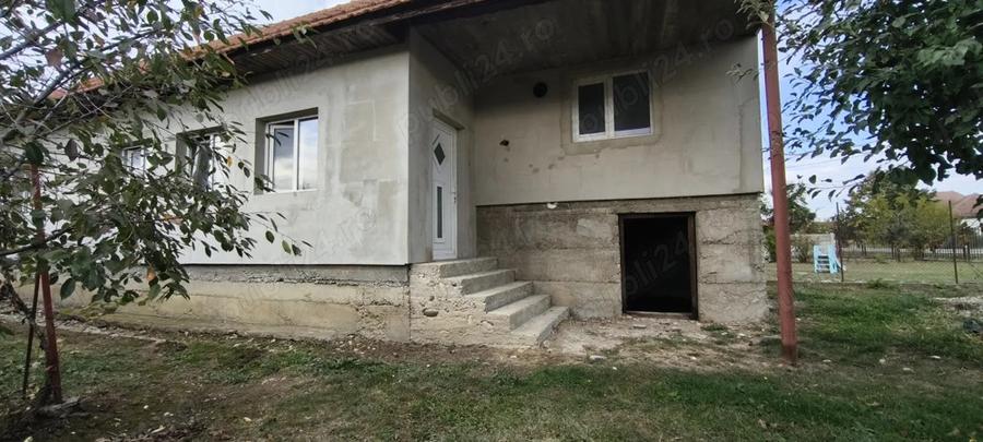 Casa noua la gri + teren 4316 mp DN67, Tele?ti, Gorj - 1