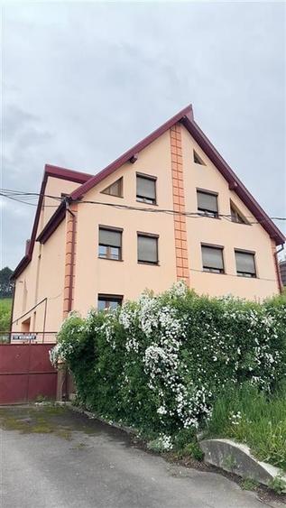 Vilă spațioasă de vanzare in Sanpetru zona Lempes - 2