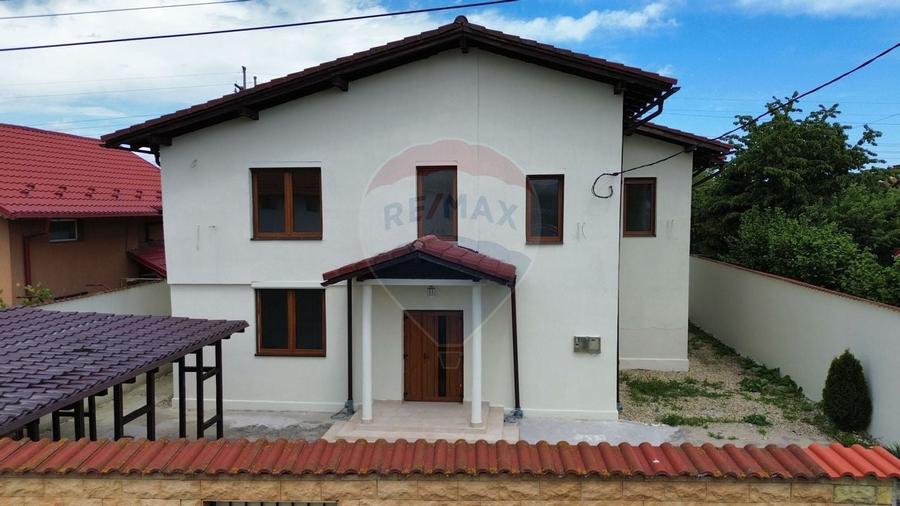 Casă cu 6 camere de vânzare în Pitești - 1