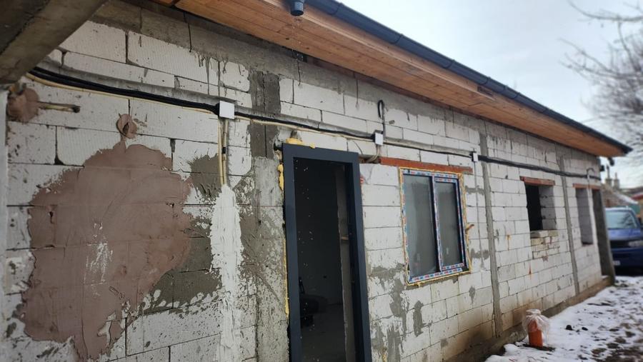 Casa nefinalizata 4 camere , zona Medeea - 4