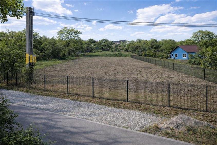 Teren intravilan 1000 mp | Deschidere 26 ml | Uricani – Miroslava - 1