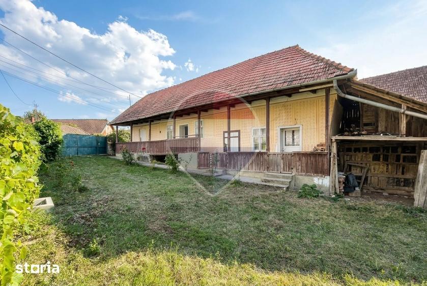 Casă cu 2 camere cu Teren 3618 Mp în Moldovenești