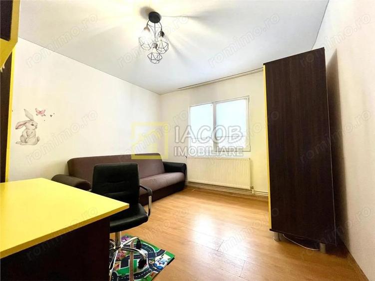 Apartament, str. Bicaz, 3 camere decomandate, etaj 1 - 15