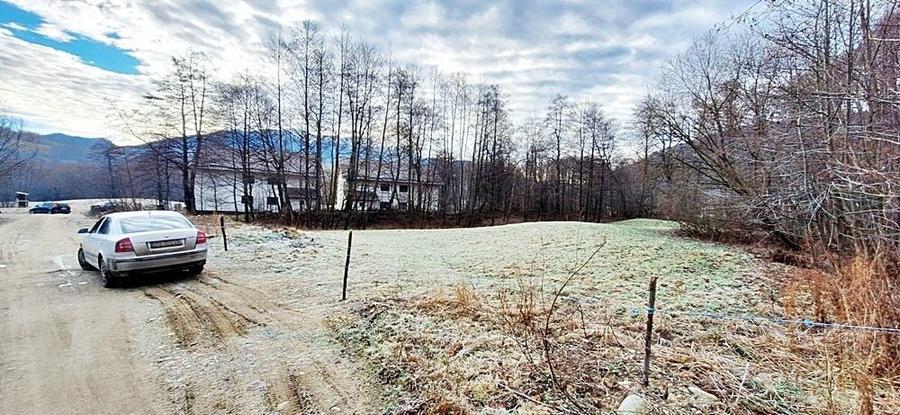 Bran -Predelut, teren intravilan de 1820mp, 29 euro/mp - 3