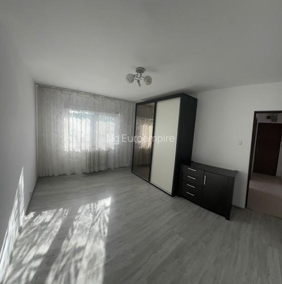 Apartament 2 camere semidecomandat, zona INEL 1- NEMOBILAT