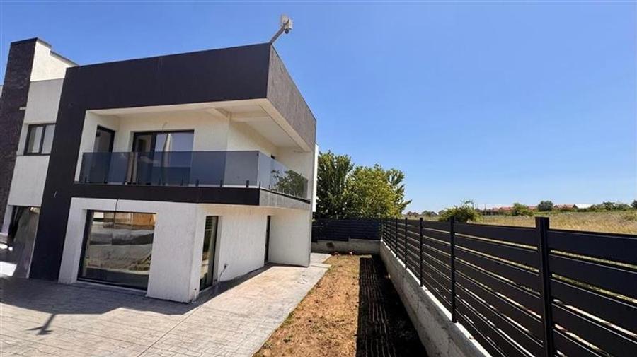 Vila tip duplex de vanzare in Rediu, design mediteranean, panorama catre Dealul - 1