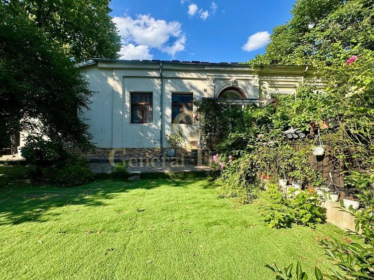 Spre Vânzare Proprietate remarcabilă cu 6 camere în inima Iașului ! - 6