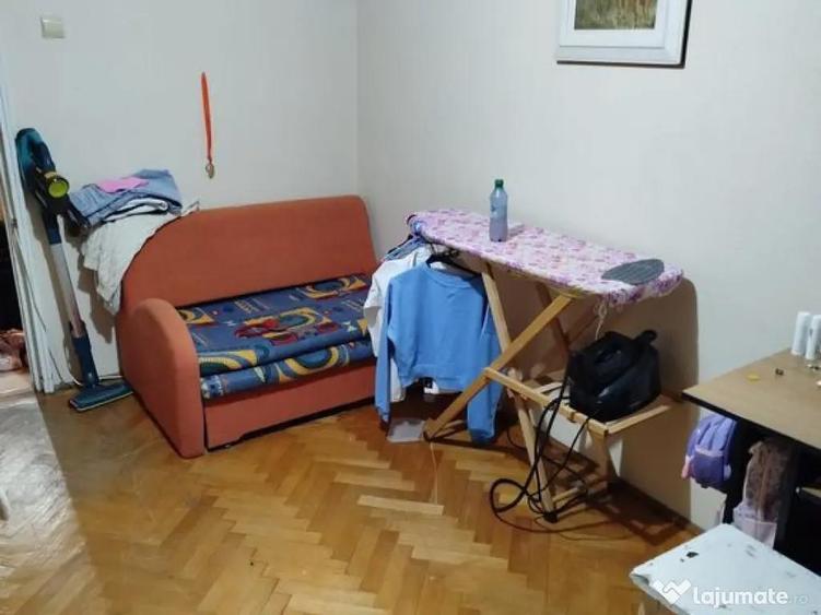 Apartament 3 camere de vanzare Pia?a Centrala, etaj 3 - 7