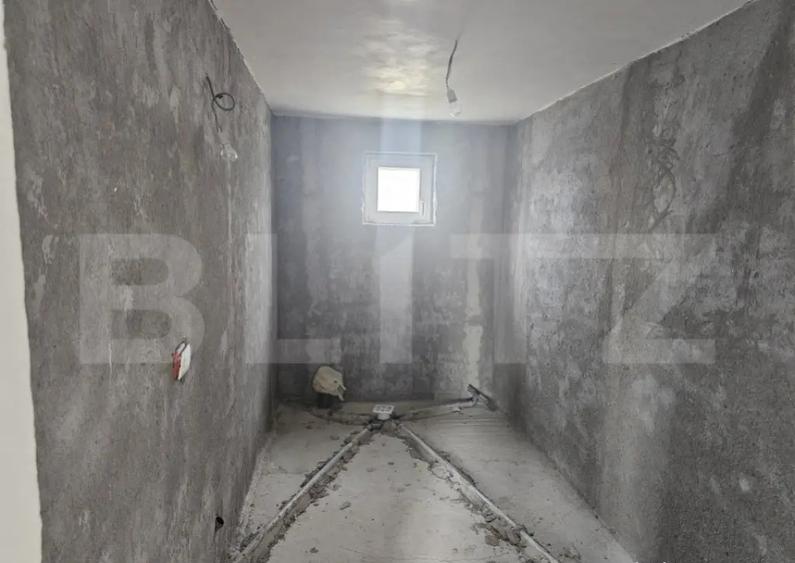 Casa la rosu/semifinisata, P+E, 139 mp utili, 523 mp teren, - 4