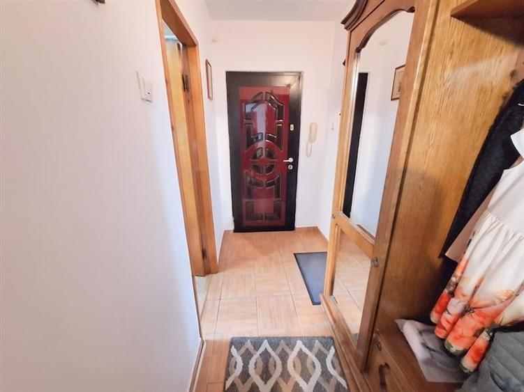 Apartament  2 camere semidecomandat, mobilat si utilat, zona Narcisa - 14