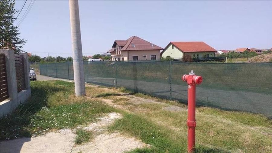 678 mp. str. N.Stoica de Hateg 96, colt cu str.Sanzaienelor/Dafinului - 2