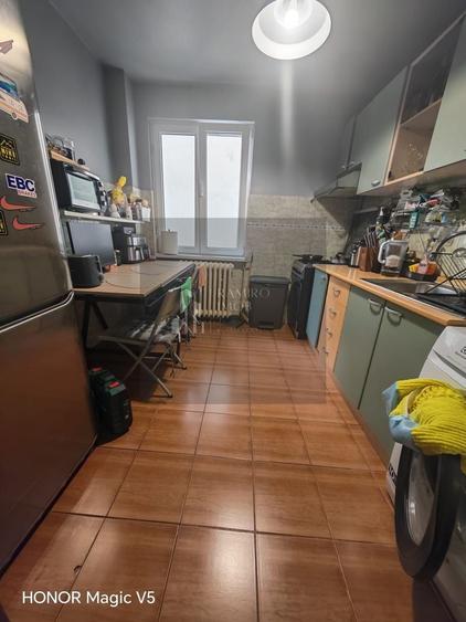 Apartament 3 camere decomandat An 1982 Anvelopat Etaj 1 Titan - 7