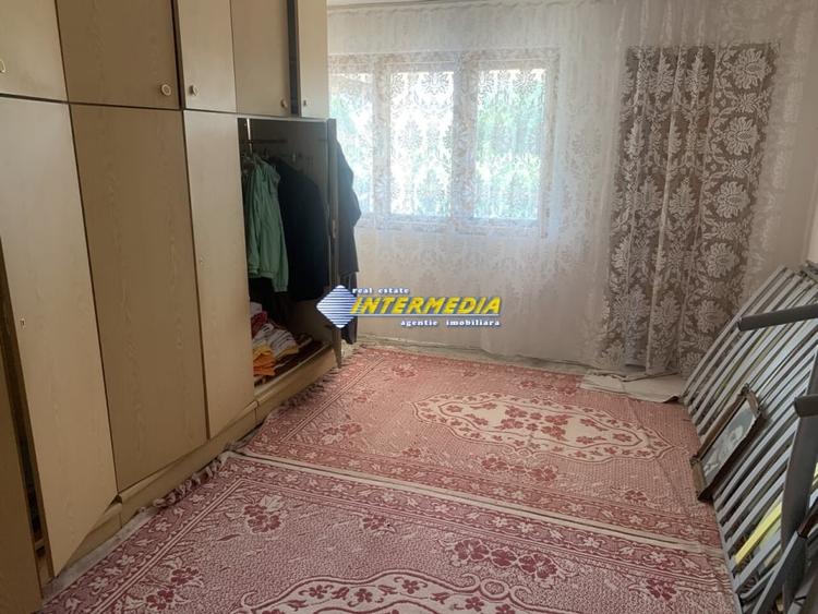 Casa de vanzare 5 camere teren aferent 1410 mp cu toate utilitatile zona Oarda - 6