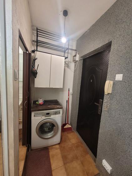 Inchiriez garsoniera cocheta Mall Vitan - 2