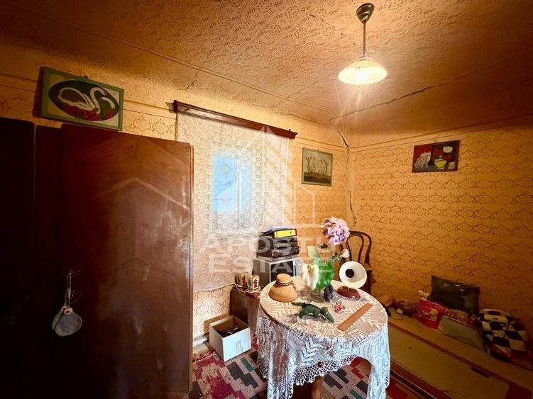 Casă individuală cu 3 camere cu Canalizare în Sânandrei