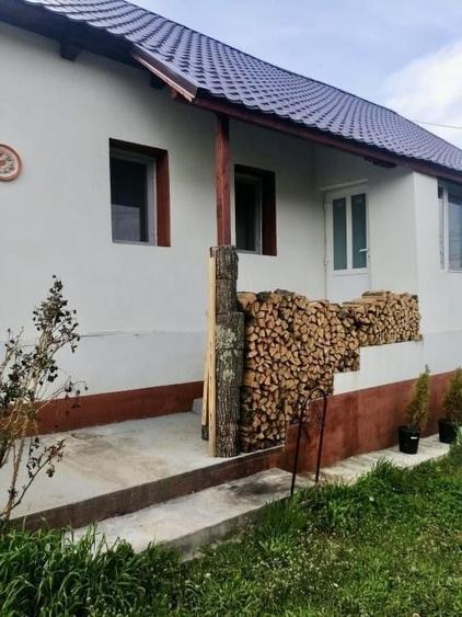 Casă individuală cu 4 camere cu Canalizare în Sânmihaiu Almașului