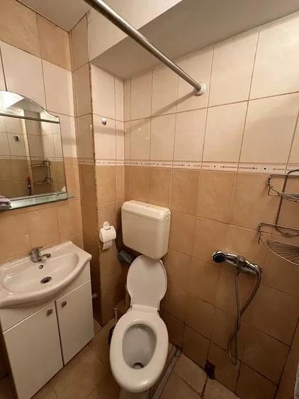Garsonieră decomandată în Central