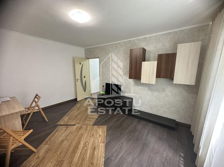 Apartament cu 2 camere semidecomandat, mobilat în Girocului