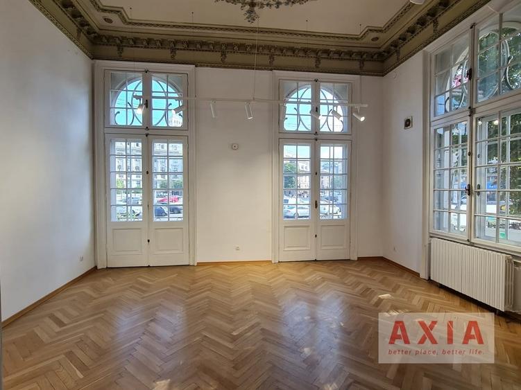 Casă cu 10 camere cu Canalizare în P-ța Romană