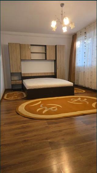 Garsonieră decomandată în Titan