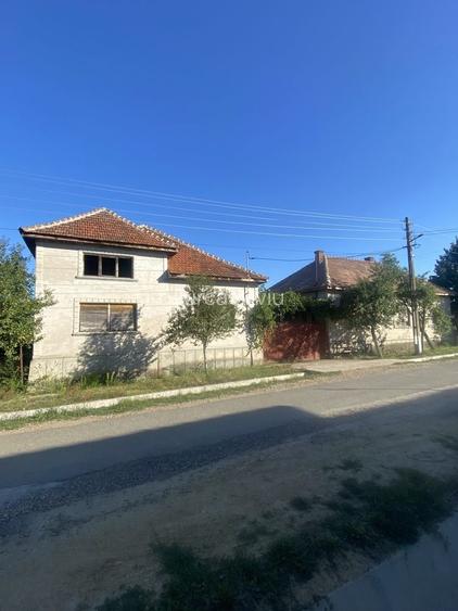 Vand casa localitate Mizies