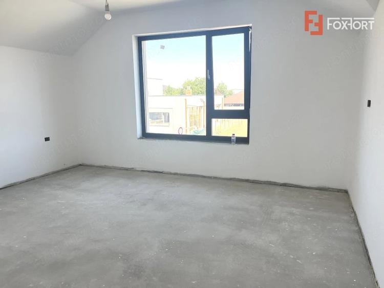 Casă cu 4 camere cu Teren 333 Mp în Urseni